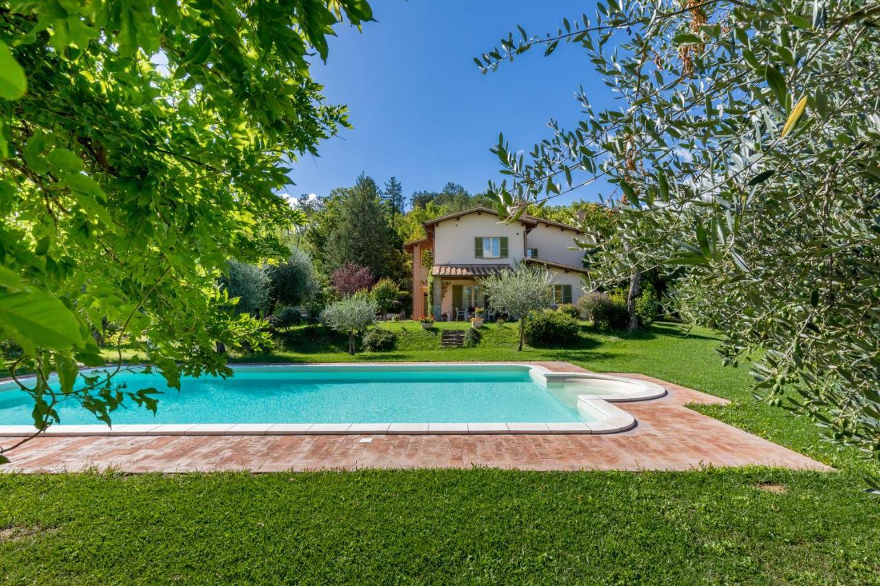 Altra Meta B&B Gubbio Buitenkant foto